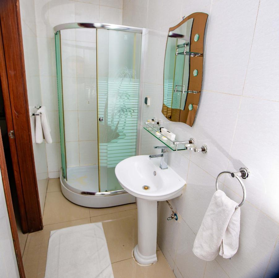 Hotel Everest Rd Congo Κινσάσα Εξωτερικό φωτογραφία